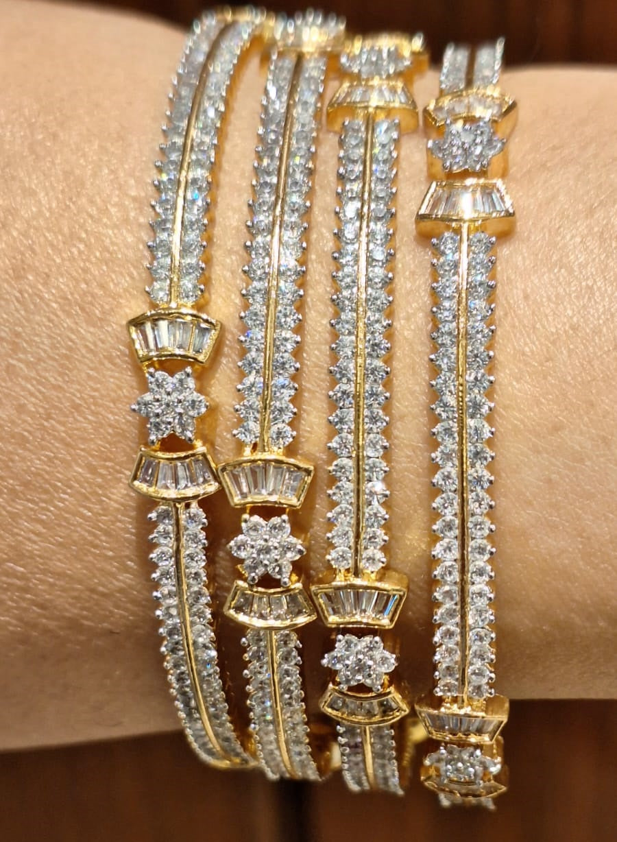 Queen Bangles Set