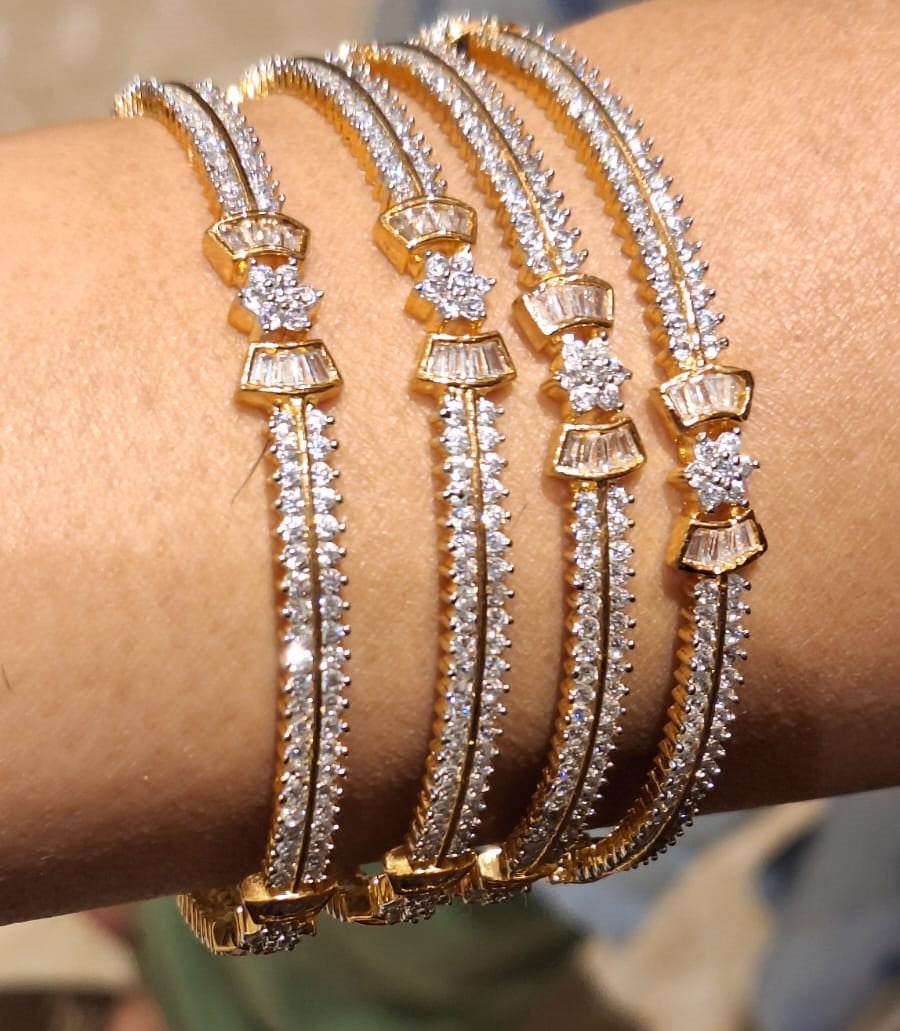 Queen Bangles Set