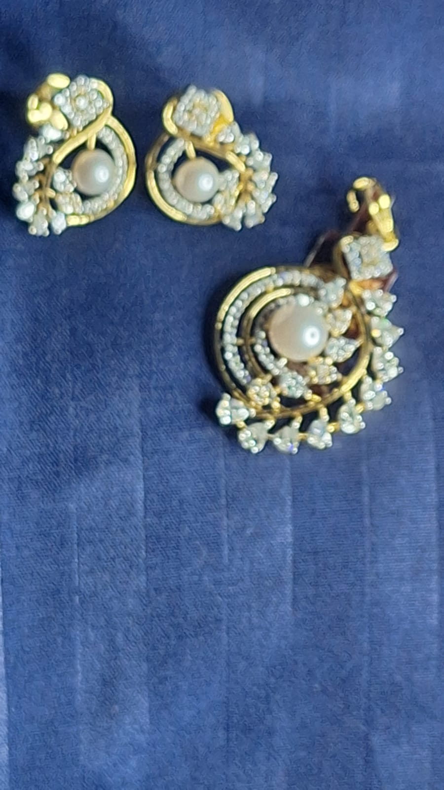 Elegant Pearl & Crystal Gold Jewelry Set